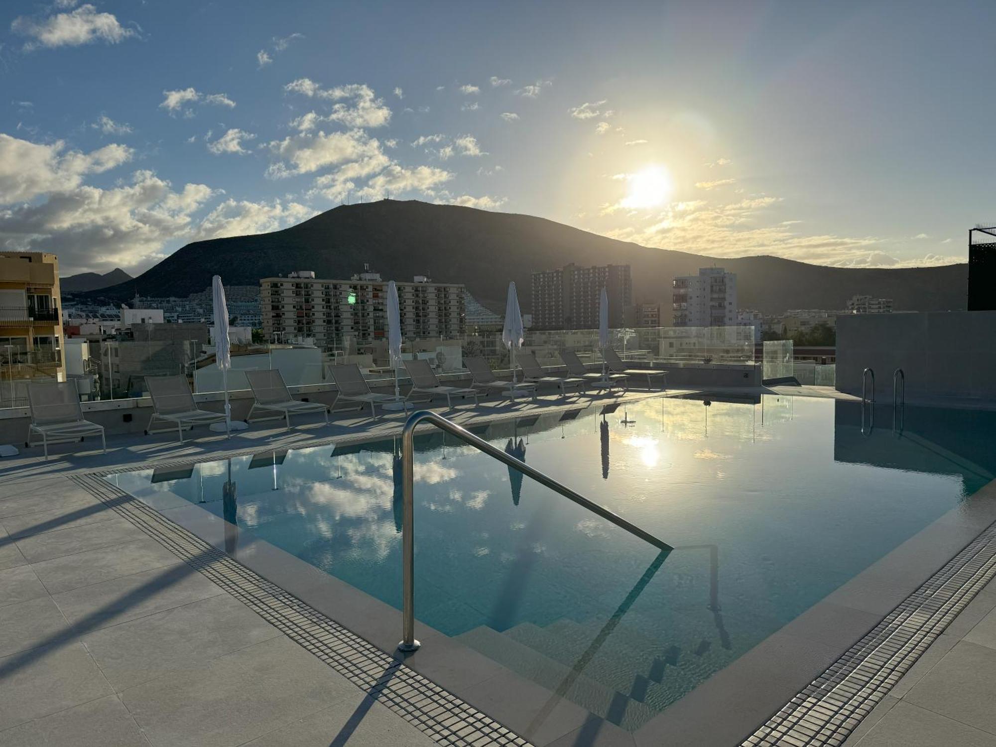 Hotel Reveron Plaza Los Cristianos  Exterior photo