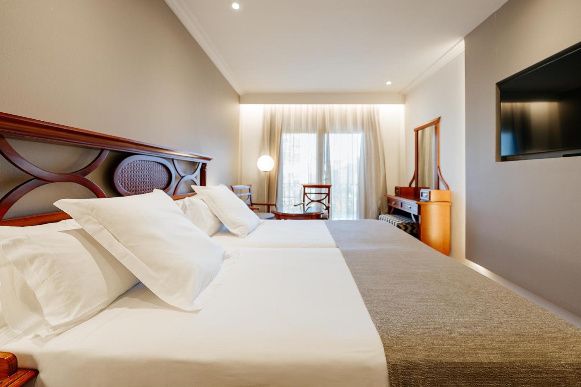 Hotel Reveron Plaza Los Cristianos  Exterior photo