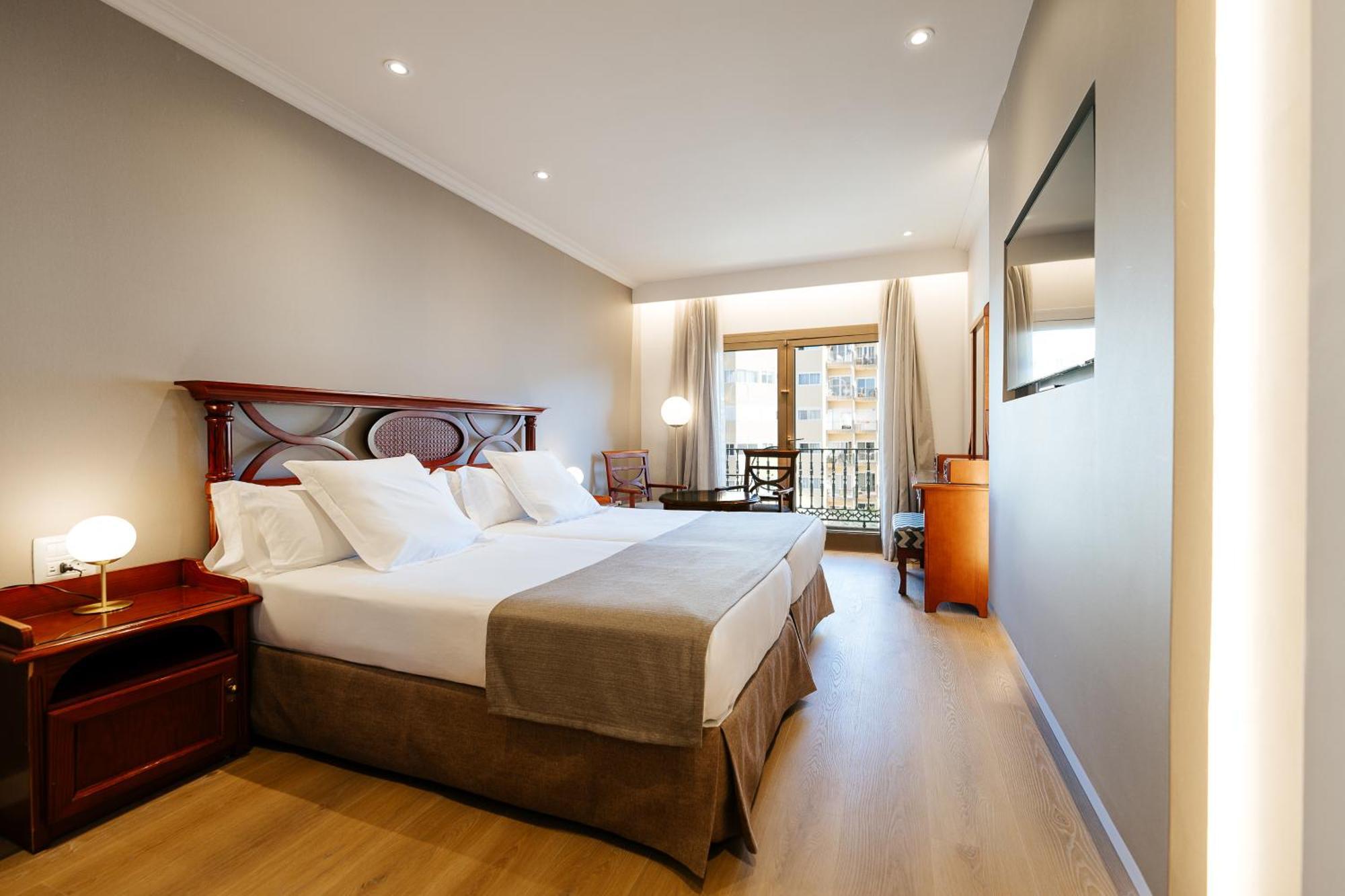 Hotel Reveron Plaza Los Cristianos  Exterior photo